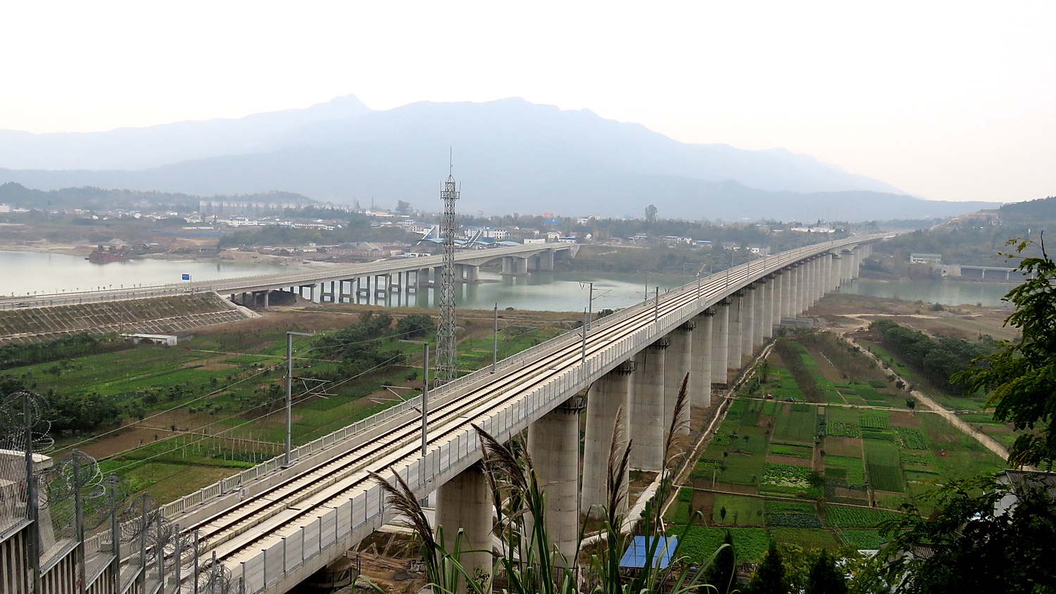 IMG_0023    高铁.jpg